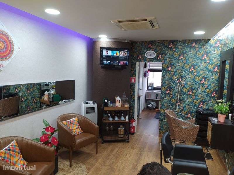 Venda - Salão de cabeleireiro + loja própria – centro de Braga – negoc - Grande imagem: 5/10