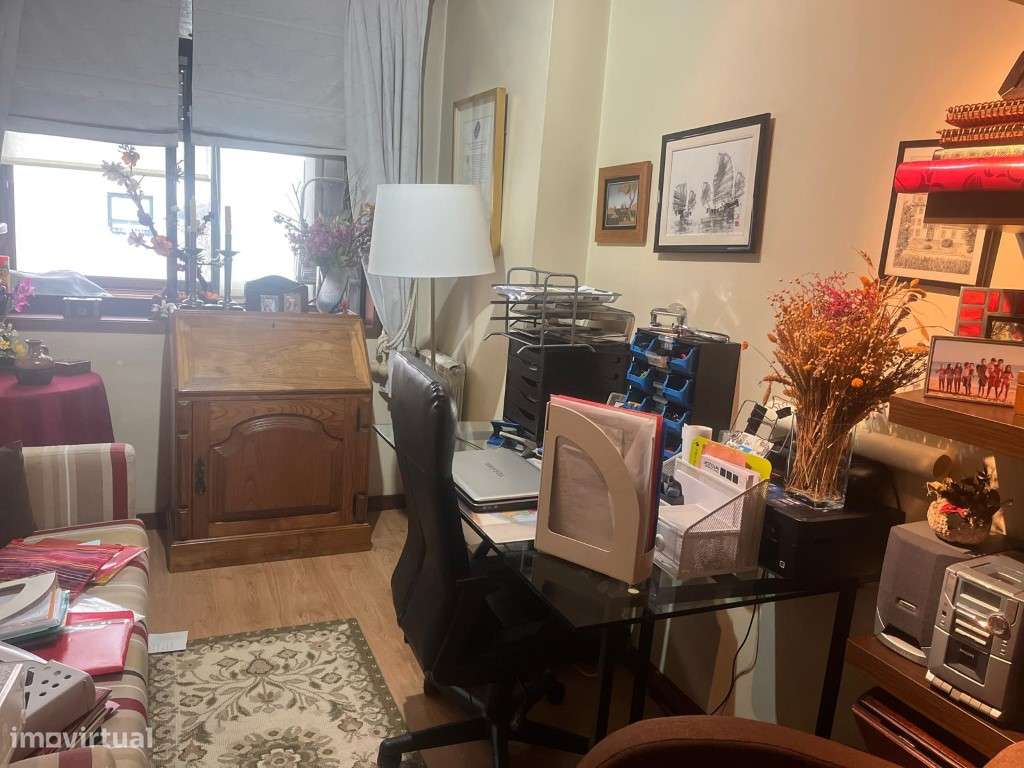 T4 convertido em amplo T3 | 153 m² | Pinheiro Manso - Porto - Grande imagem: 4/8