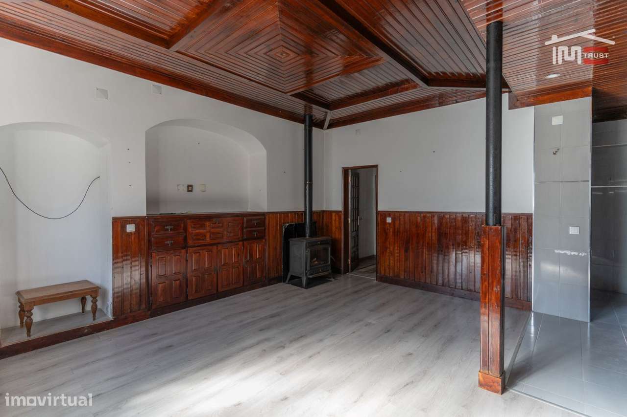 2 Moradias geminadas T6 para recuperar em Alburitel - Grande imagem: 4/32