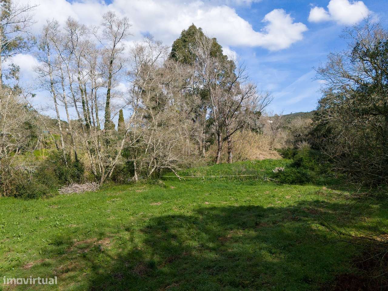 LINDO TERRENO COM RIBEIRA, ALFAMBRAS - Grande imagem: 5/19