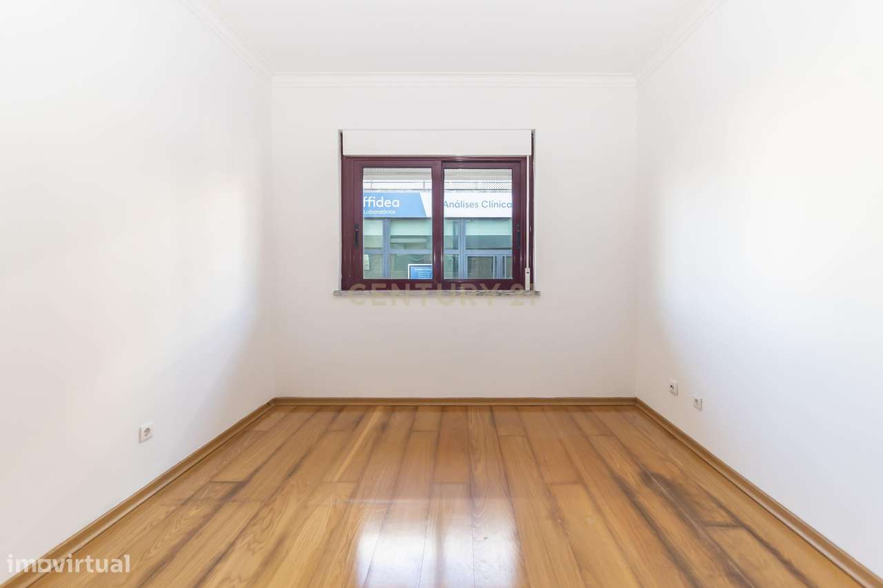 Apartamento T3 Vale do Cobro-16