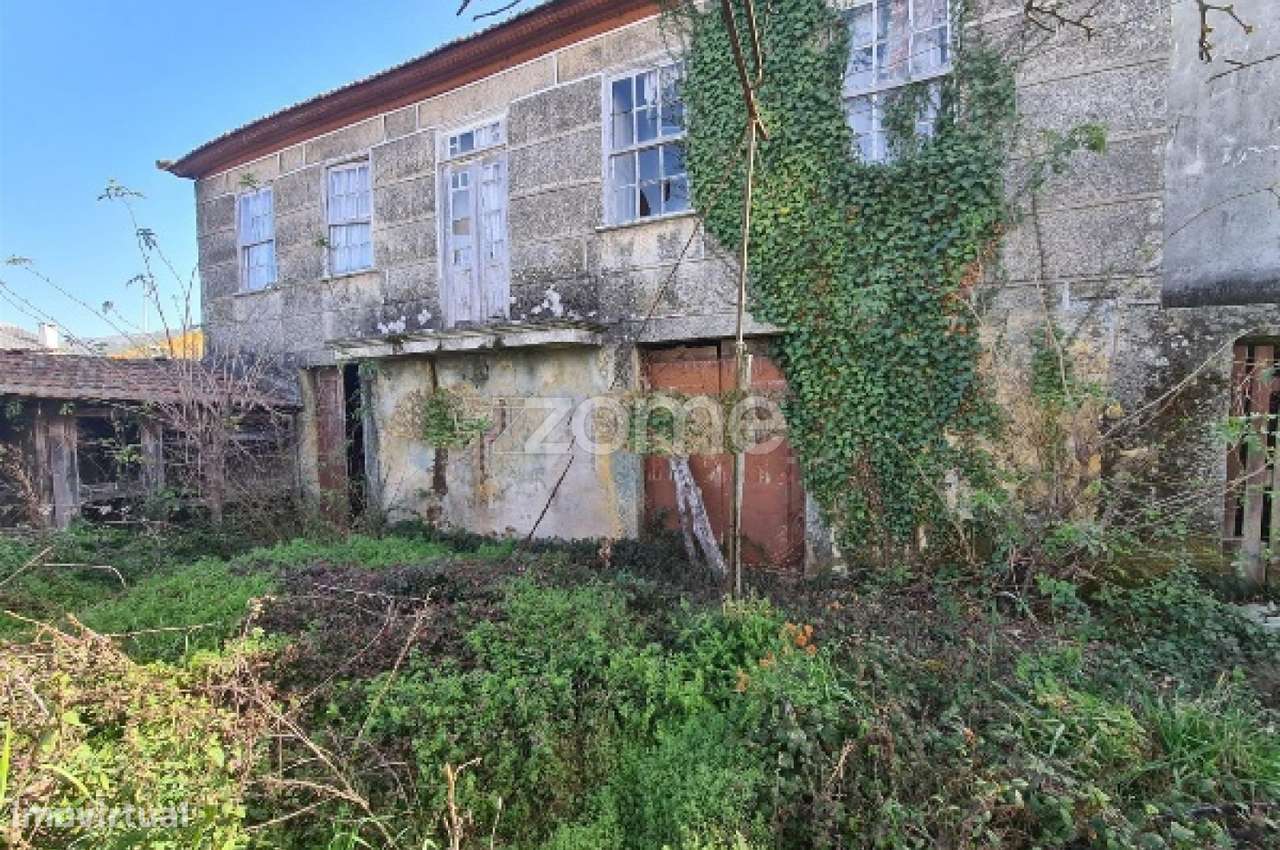 Moradia em ruína - Gogim, S.Martinho de Chãs, Armamar - Grande imagem: 4/23