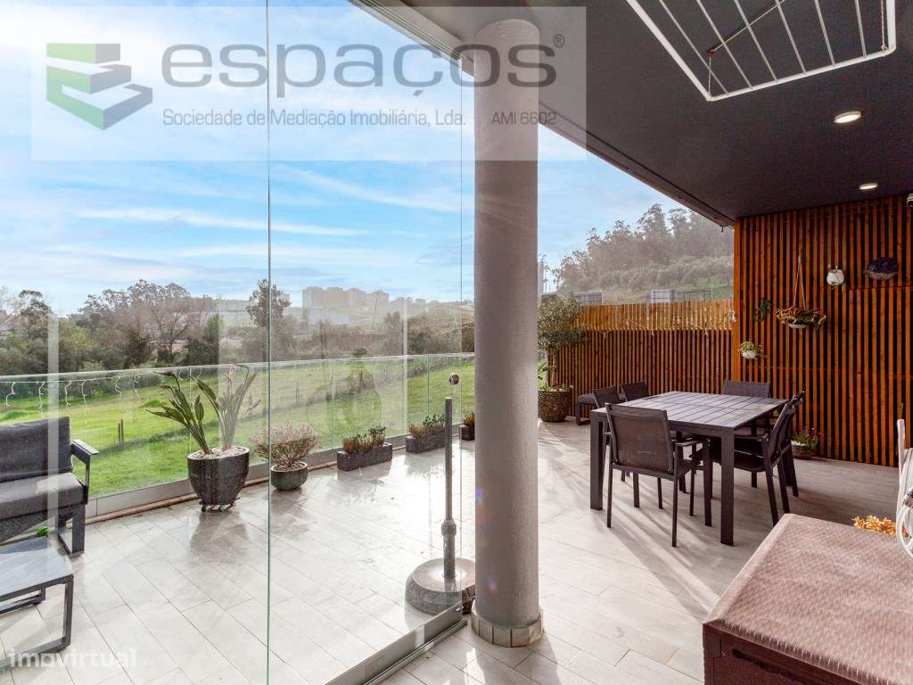 T3 com Terraço amplo e orientação solar a sul e vista desafogada. - Grande imagem: 4/42