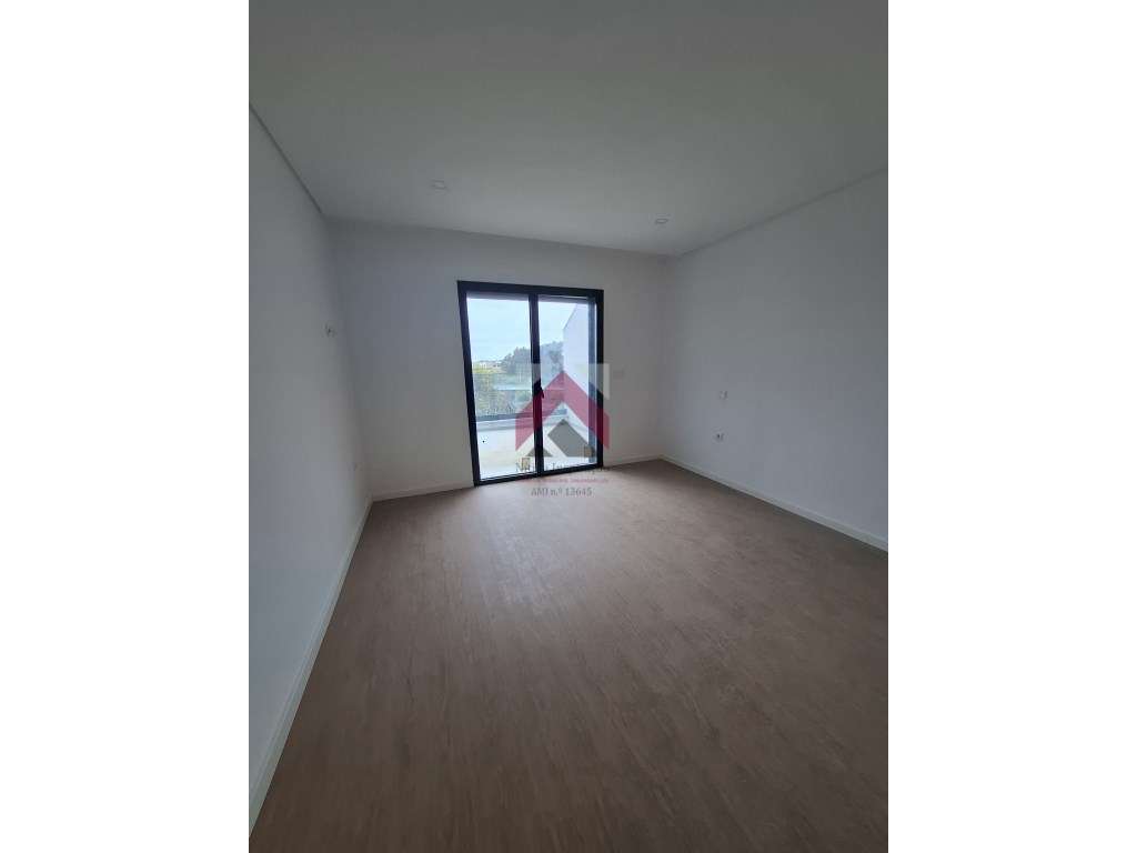 Apartamento T2 + Duplex Amplo + Terraço na Cobertura em Esgueira, A...-13