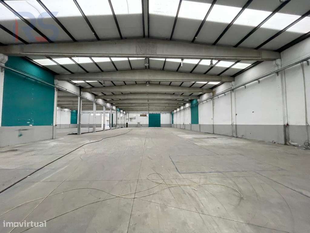 Z.i. Maia 4450m2 área bruta - Grande imagem: 2/12