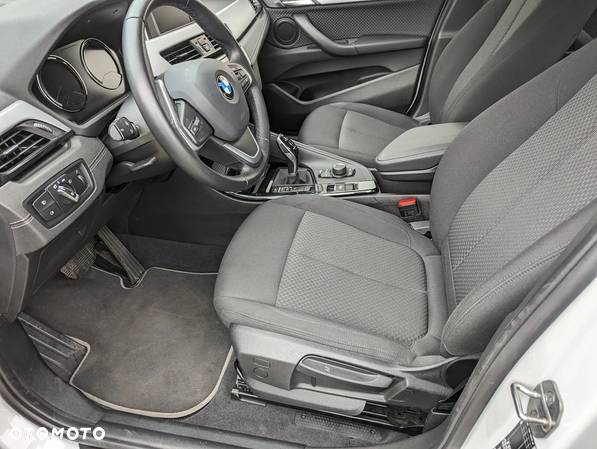 BMW X2 sDrive18i - 11
