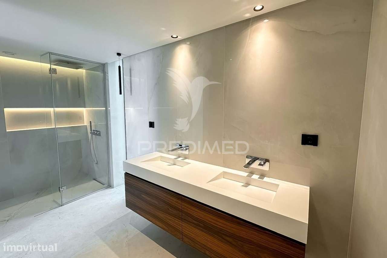 LUXUOSA MORADIA T4 COM PISCINA VISTA MAR.-15