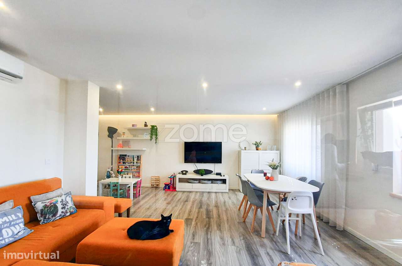 T4 , com 145m², garagem 2 viaturas - Urb. Casas do Lago em Alfragide. - Grande imagem: 4/47