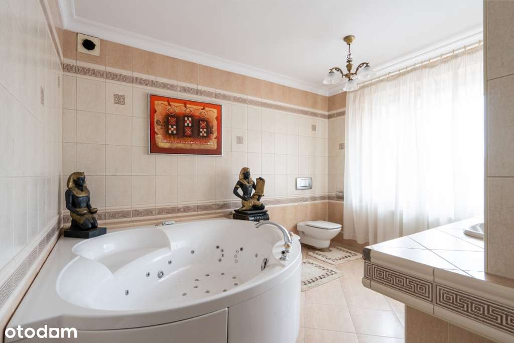 Przestronny dom z basenem w atrakcyjnej lokalizacji - Pełny obrazek: 4/20