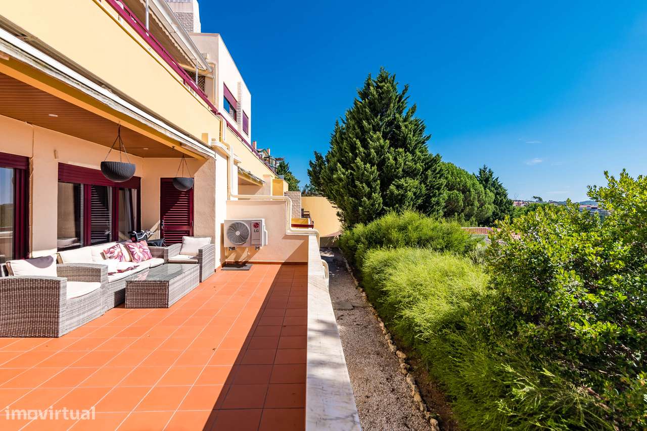 T3 duplex Belas Clube de Campo | parqueamento | varanda-38