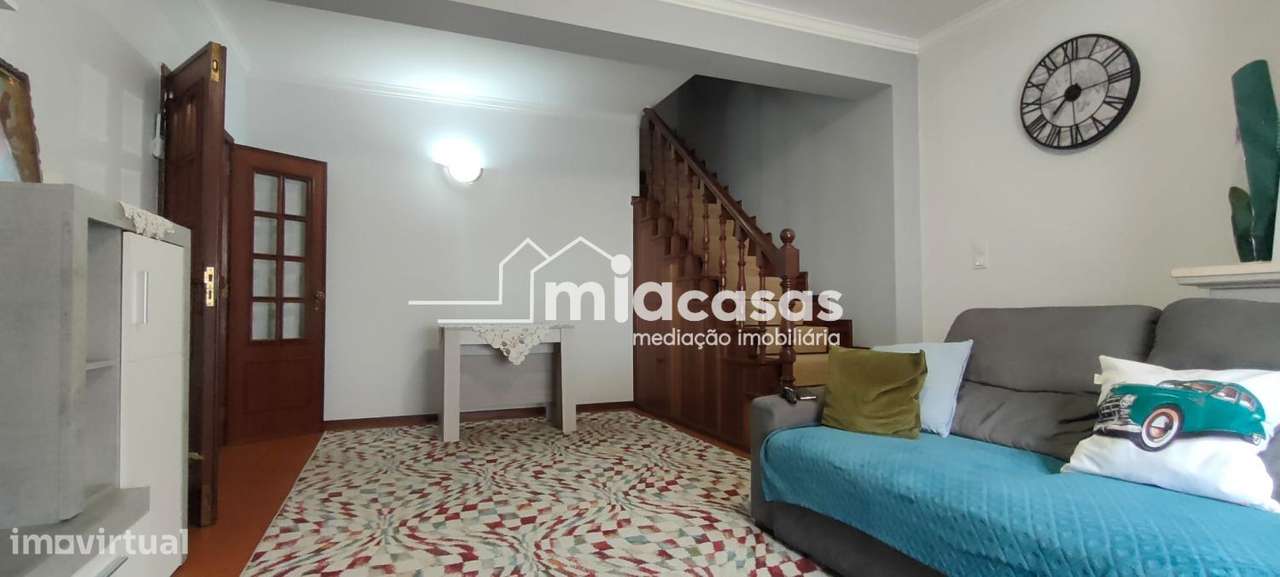 APARTAMENTO T3 DUPLEX - OIÃ-11