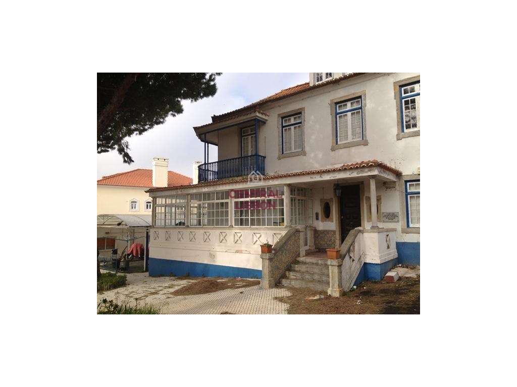 Moradia com 3 pisos - 15 divisões - Venda - São João do Estoril - Grande imagem: 4/12