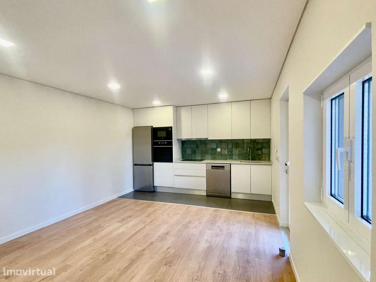 Andar Moradia T2+1  totalmente renovado com terraço em Fradelos, Braga-0