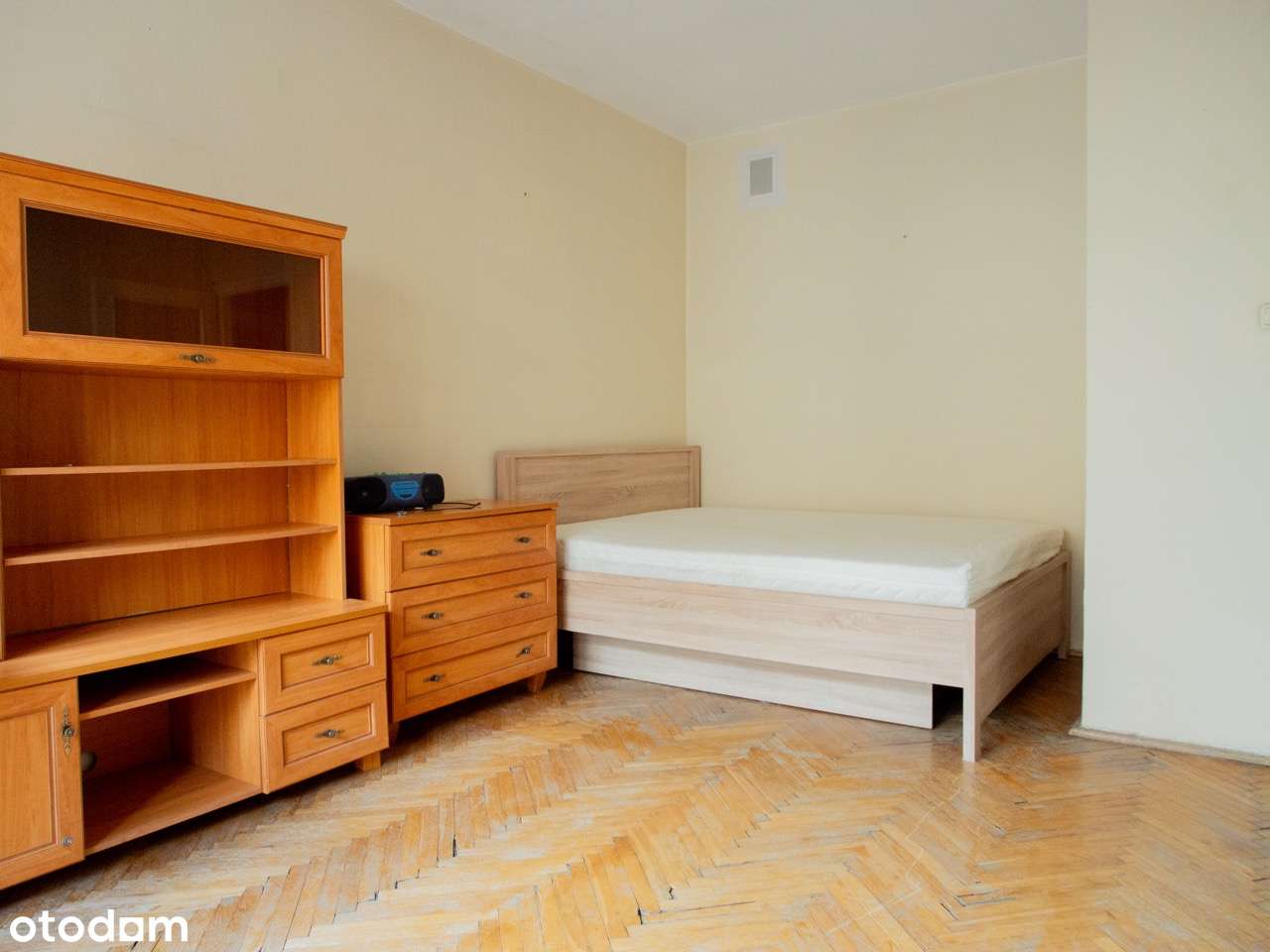 Mieszkanie przy Parku Łazienkowskim – idealne dla singla lub pary!-1