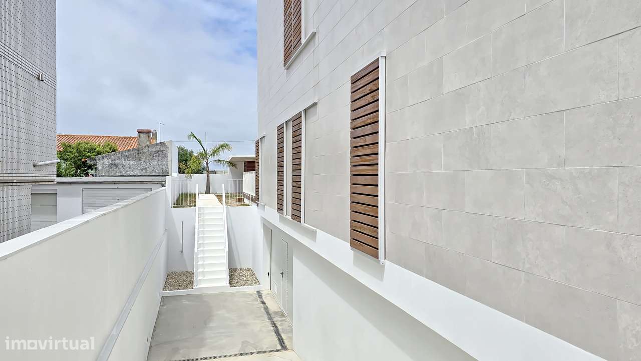 Arrendamento Apartamento T2 novo, na Praia da Barra - Grande imagem: 3/58