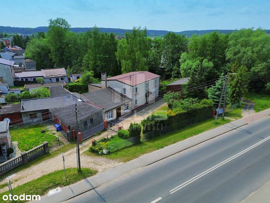 Dom z budynkami gospodarczymi w sercu Skarszew-5
