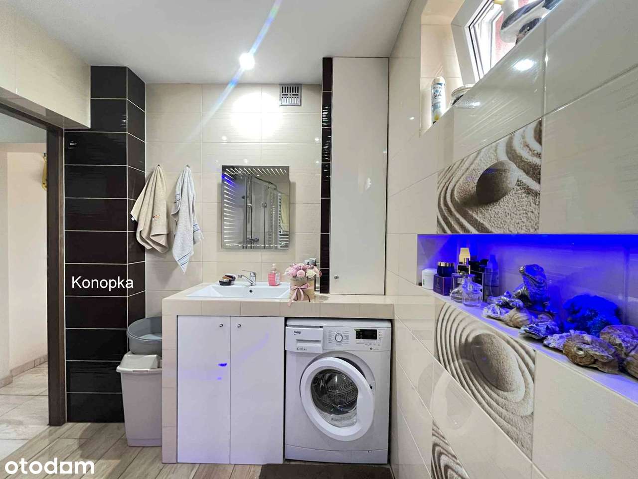 Solidny dom z tarasem i garażem-13