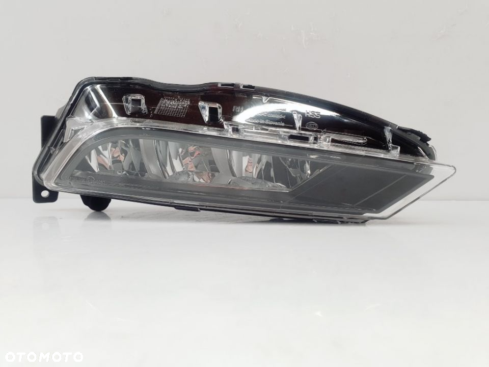 SEAT LEON III CUPRA LIFT 5F 17r PRAWY HALOGEN LED - 2