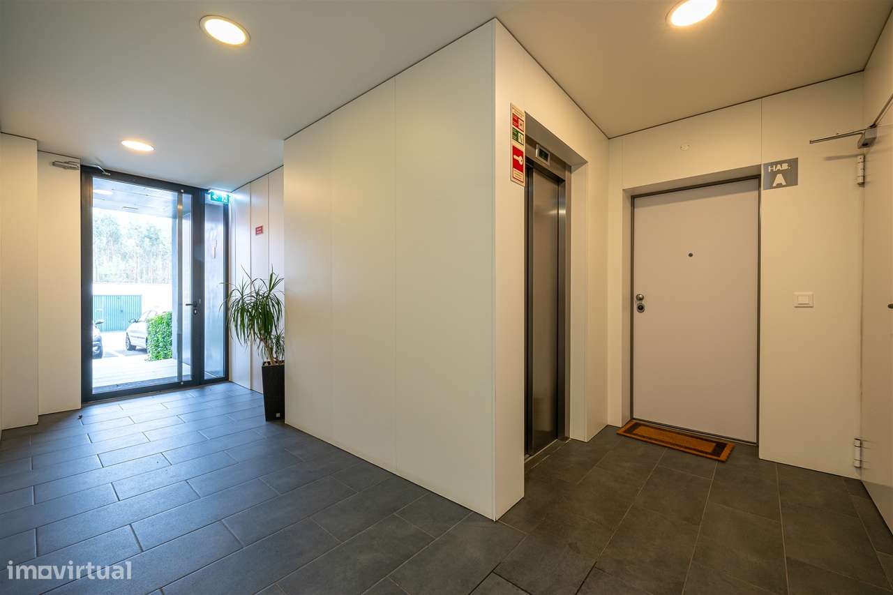 Apartamento T2 Venda em Santa Maria da Feira, Travanca, Sanfins e Espa - Grande imagem: 3/23