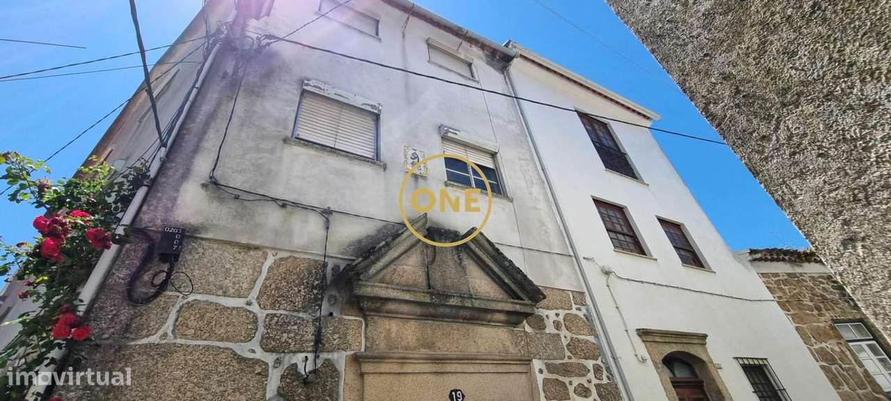 Moradia T6 para restauro em S. Gião, Oliveira do Hospital - Grande imagem: 4/35