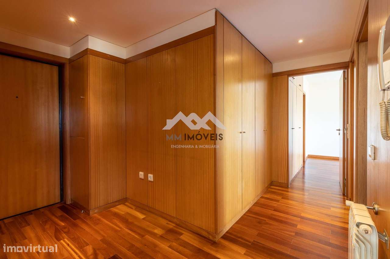 Apartamento T1 | Pólo Universitário | São João | Lugar Garagem - Grande imagem: 4/24