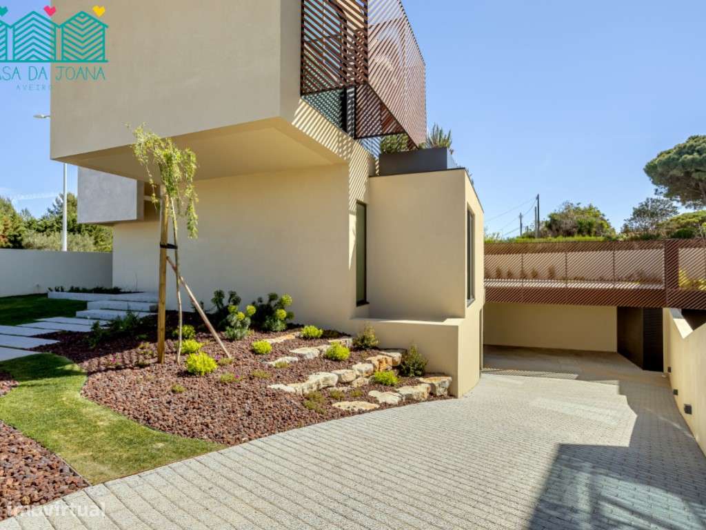 Moradia T5+1 com Piscina em Cascais-48
