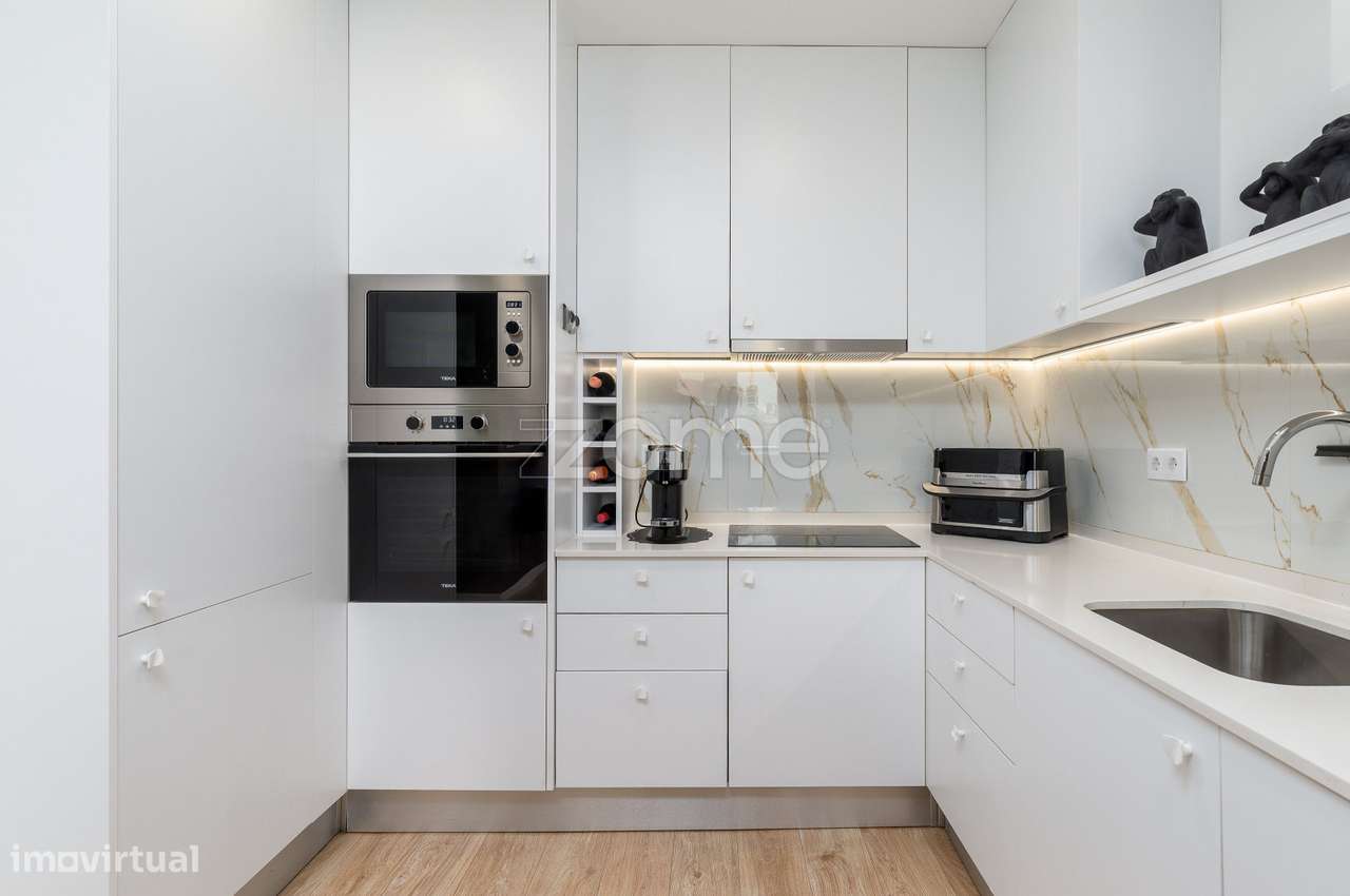 Apartamento T2 com logradouro e anexo.-9