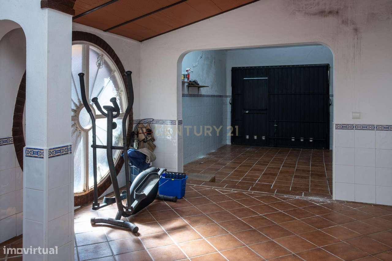 Moradia T3 com espaço exterior situada junto ao Cento de Saúde de Mour-28