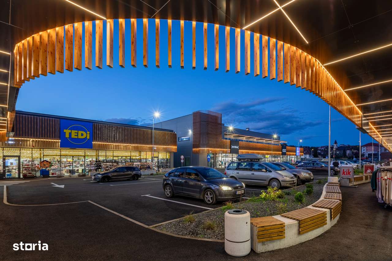 Spatiu evenimente/restaurant de inchiriat Zacaria Retail Center - Imagine principală: 2/18