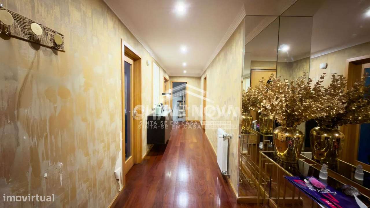 Apartamento T2+1 c/ Piscina e Lugar de Garagem em Mafamude - Grande imagem: 2/46