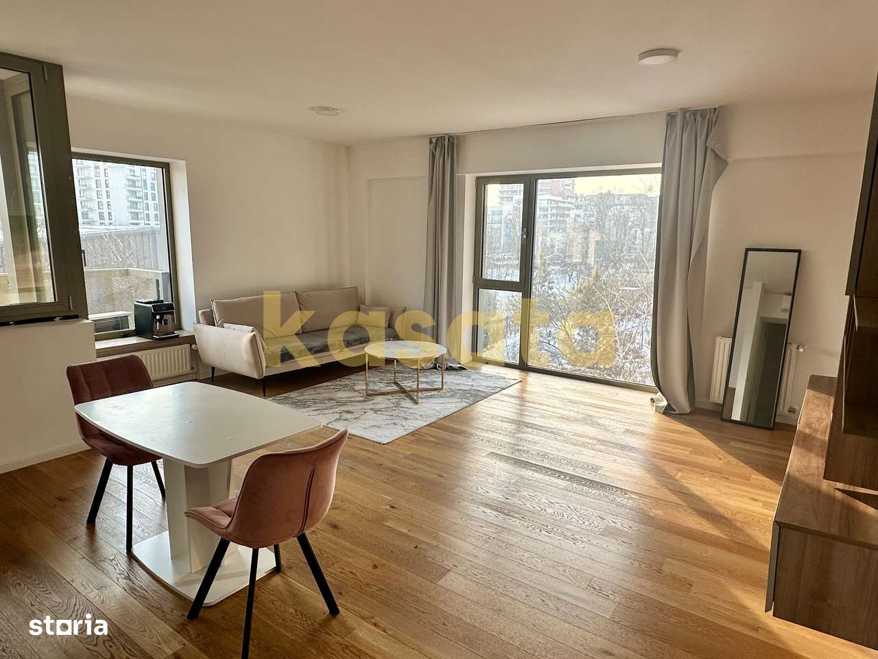Apartament cu 2 camere, terasa si vedere spre gradina Aviatiei Park
