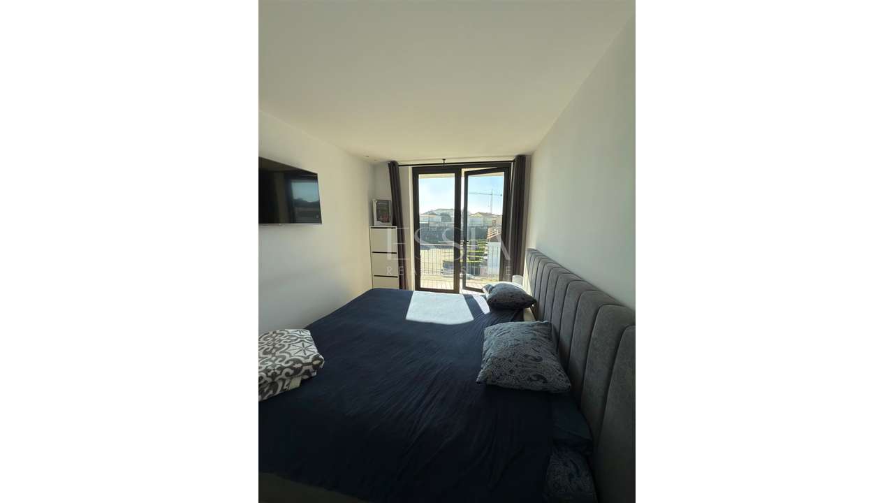 Apartamento T2 com Varanda em Campanhã-7