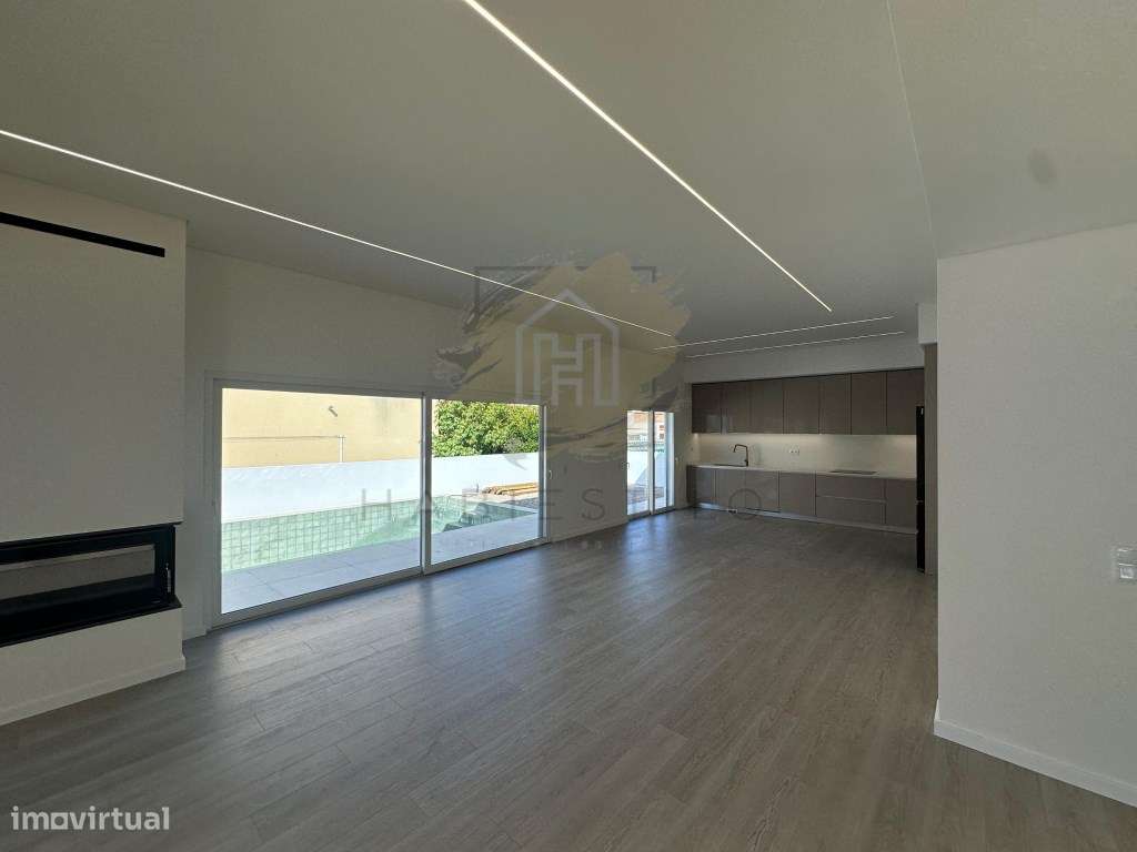 Luxuosa Moradia em Azeitão- Conforto e Elegância-11