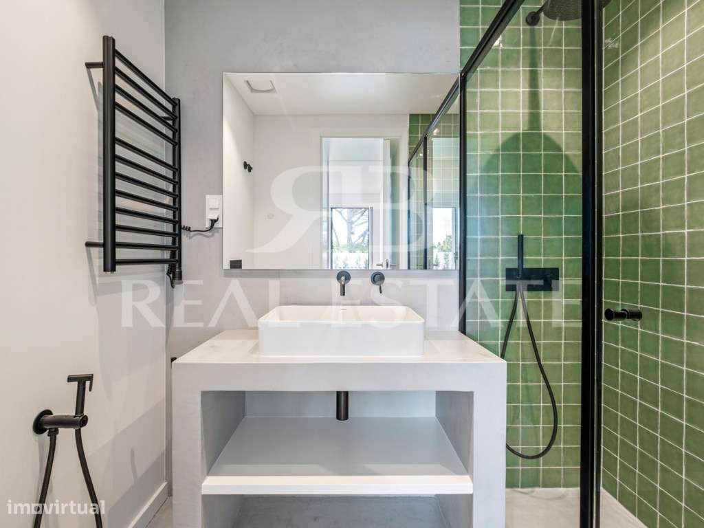 Moradia T4 com Jardim e Piscina no Monte Estoril - Cascais-35