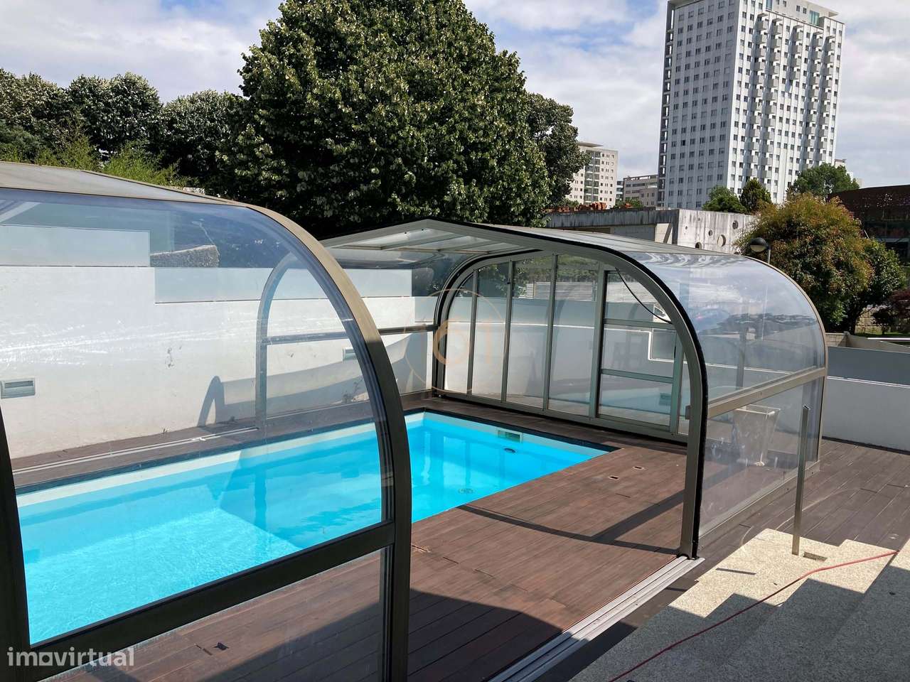 Moradia T5 com piscina para venda junto ao Parque da Cidade, no Porto - Grande imagem: 4/26