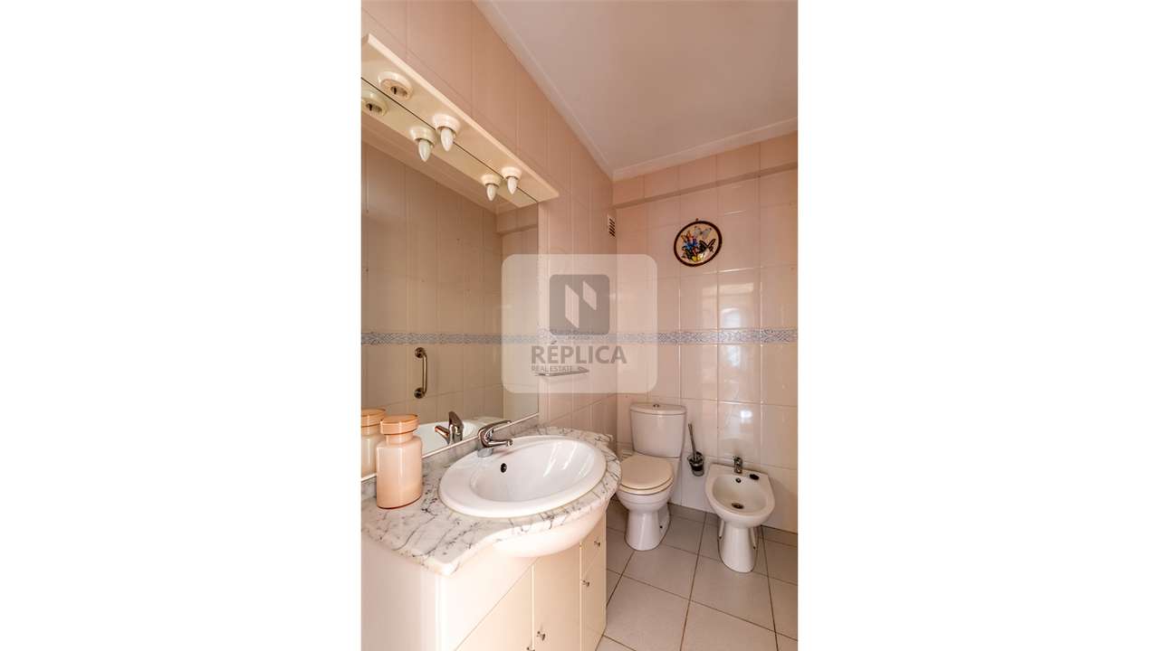 Apartamento T2 com varanda e Garagem em Matosinhos-21