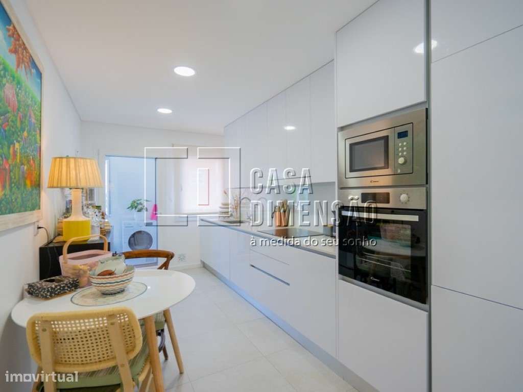 Apartamento de tipologia T2 na Serra de Carnaxide, com Garagem BOX,...-17