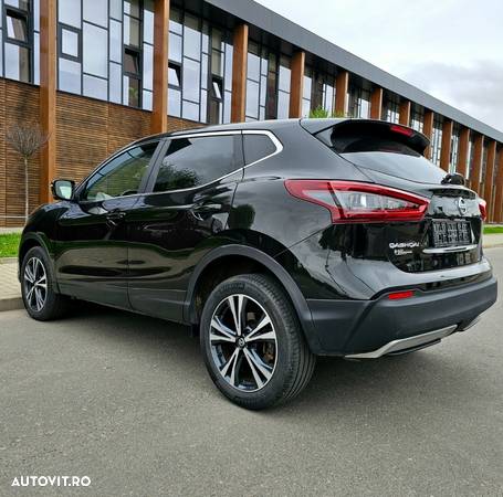 Nissan Qashqai 1.5 dCi DCT TEKNA - 13