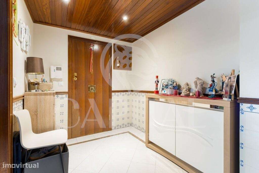 T3 com lareira, elevador e box em Alverca - Grande imagem: 5/30