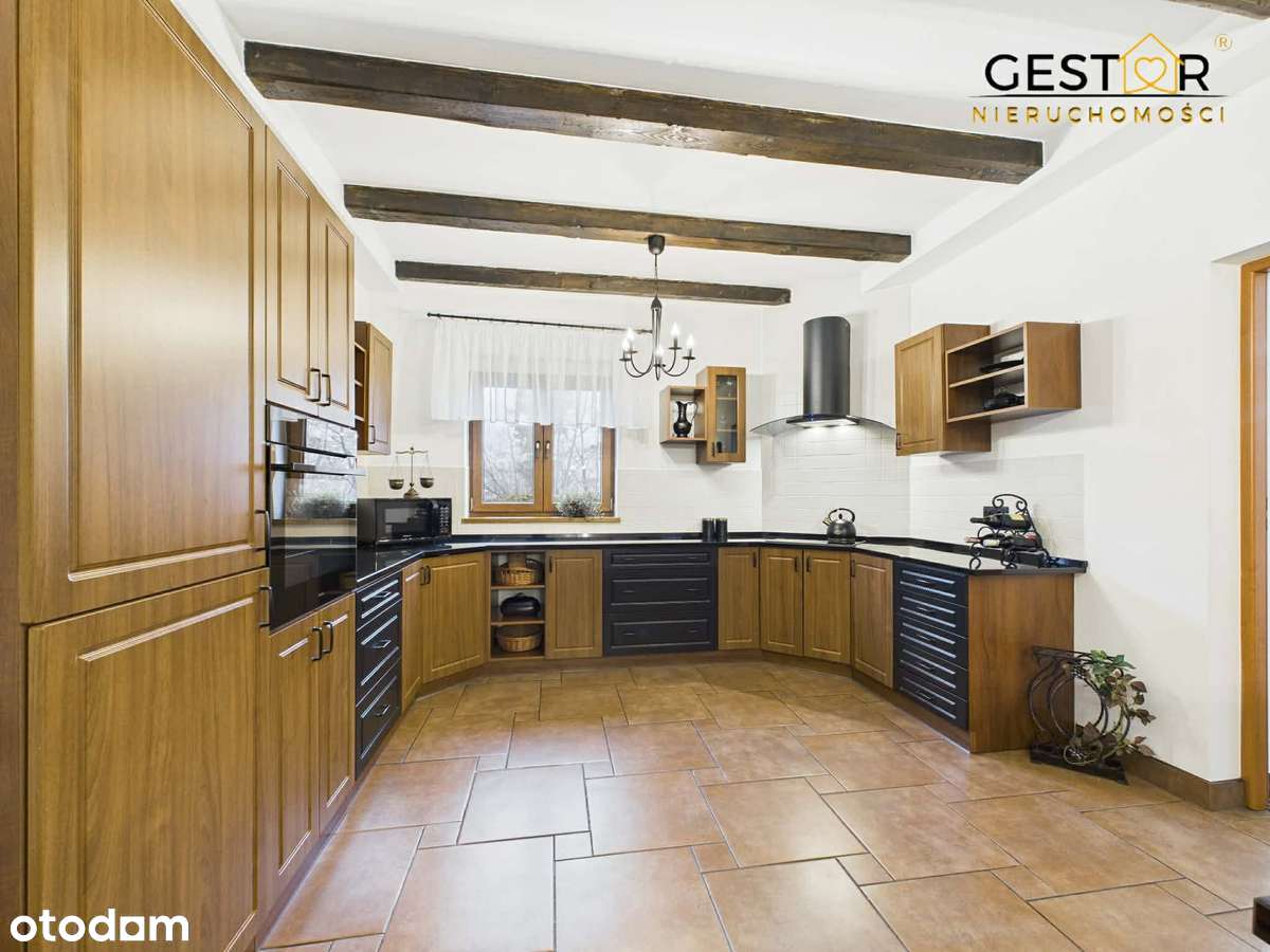 Dom z pięknym ogrodem i stawem_działka 5 739 m²_taras_pompa ciepła-1