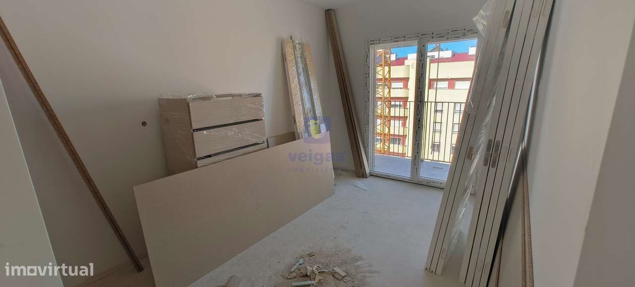 T3 Novo em Santa Marta do Pinhal com Parqueamento - Corroios-28