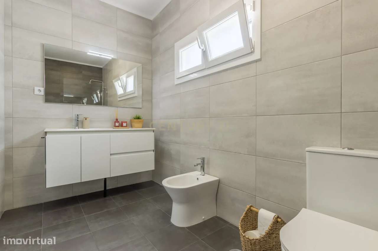 Moradia Geminada como Nova na Quinta do Conde-23