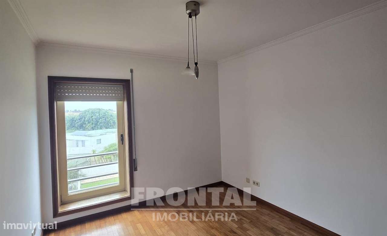 T3 Duplex em Condomínio Fechado com Piscina | Lavra, Matosinhos-29