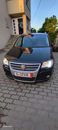 Volkswagen Touran 2.0 TDI DPF DSG Highline - 12