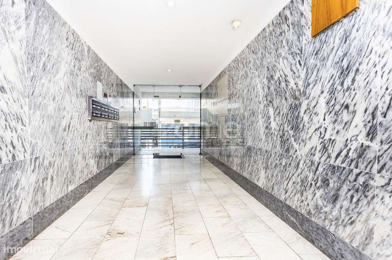 T3 com Lugar Estacionamento privado, perto Metro-32