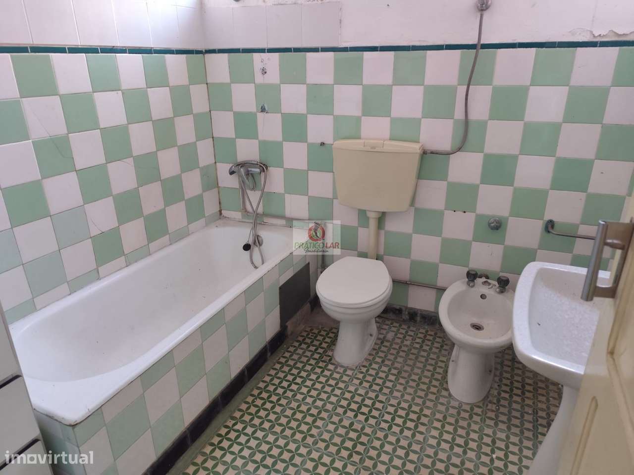 Moradia para restauro no centro na Zona Histórica de Vera Cruz-13