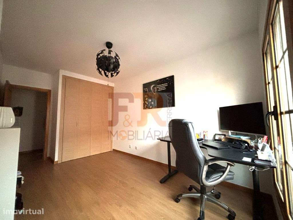 'Excelente' Apartamento T2 Moderno com Varanda ,Parqueamento Amadora-12