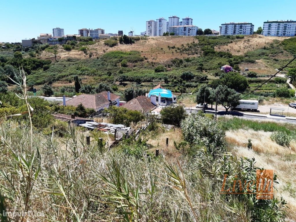 Terreno Urbano para Construção em Odivelas