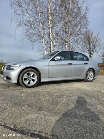 BMW Seria 3 320i - 4