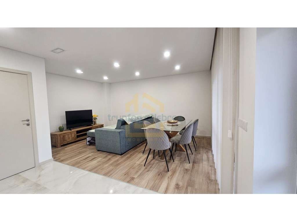 T2 totalmente Renovado a 100 m da Praia - Aver-o-Mar | Póvoa de Varzim - Grande imagem: 2/27